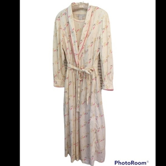 Crabtree & Evelyn Robe And Gown Set - Picture 2 of 11